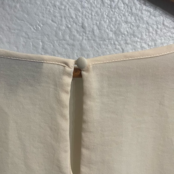 EUC XL Beige Lace sleeve Blouse - Picture 3 of 9